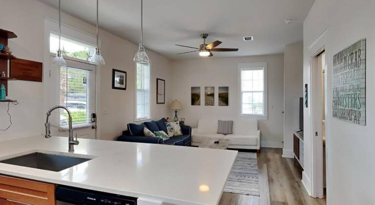 House with pool & hot tub | Pets allowed — photo 3