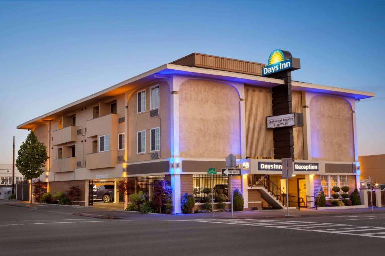 Days Inn by Wyndham Eureka CA — photo 4