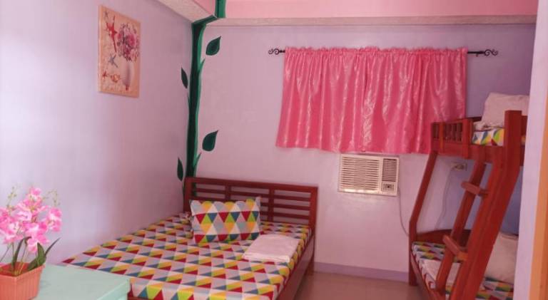 Jay Henry Transient Beach house, A Pagudpud, BLUE LAGOON BEACH — photo 2