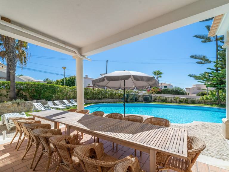 Villa with private pool, yard & barbeque — photo 2
