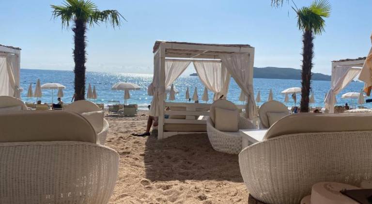 Steps to beach 3 Bedrooms 2 Bathrooms 2 Kitchens with a Terrace - 2 Parking spots - Sea View — photo 3