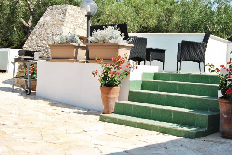 Villa with BBQ, garden & pool — photo 5
