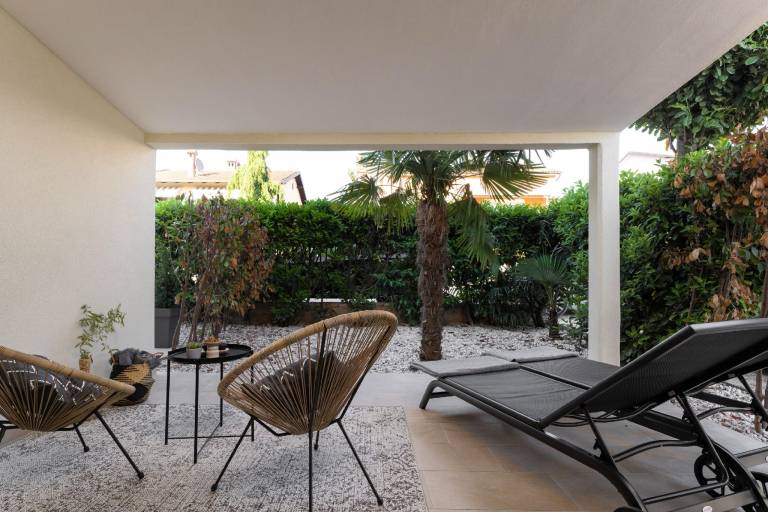 Charming rental apartment with patio | Pets allowed in Novigrad