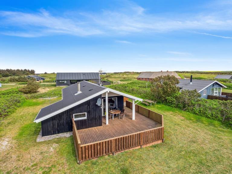 Children-friendly beautiful house with patio & BBQ | Dogs allowed — photo 3