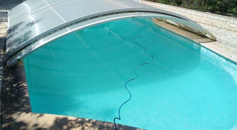 Chalet with pool — photo 4