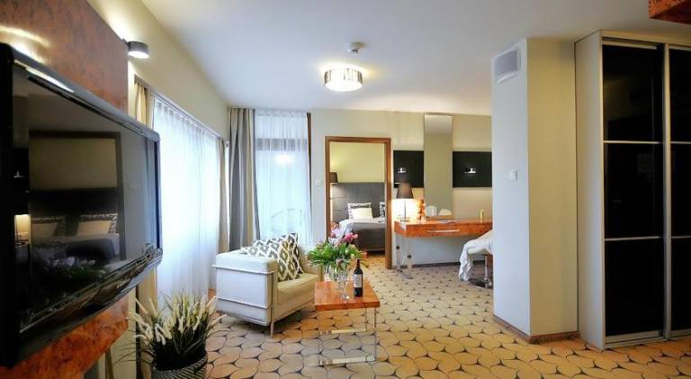 Apartment with pool & hot tub in Kolobrzeg