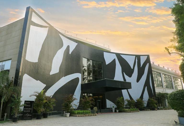 Park Boulevard Hotel in New Delhi