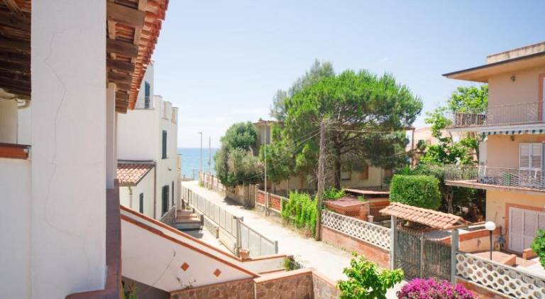Vacation home with patio | Beach nearby | Good for workation | Pets are welcome — photo 4