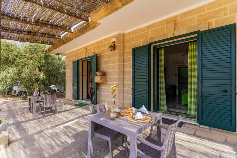 Holiday Apartment "Domus Mea Salento Arazzo Verde" with Shared Pool, Shared Terrace & Wi-Fi — photo 4