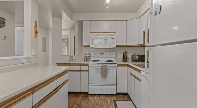 Lovely vacation home with pool | Pet-friendly — photo 4