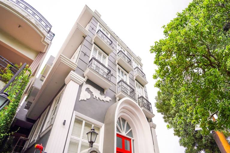Townhouse Sector 19 Indiranagar Near Fun Republic Mall