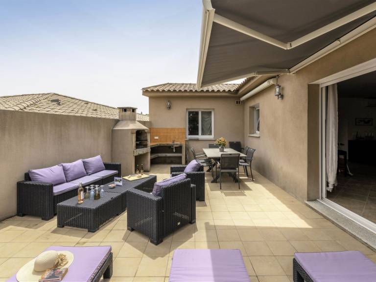 Holiday apartment with terrace, garden & grill — photo 5