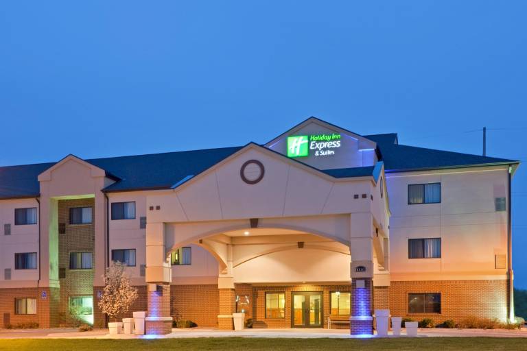 Holiday Inn Express Hotel & Suites Lincoln South By IHG in Lincoln, NE