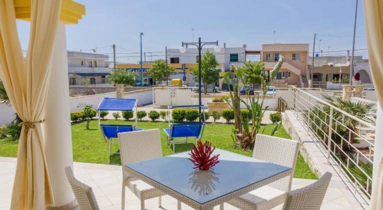 Rental apartment with yard & barbeque | Next to the beach | Pet-friendly — photo 4