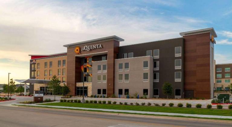 La Quinta Inn & Suites by Wyndham Pflugerville — photo 4