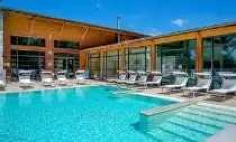 Children-friendly chalet with terrace, jacuzzi & barbeque | Pets are welcome — photo 2