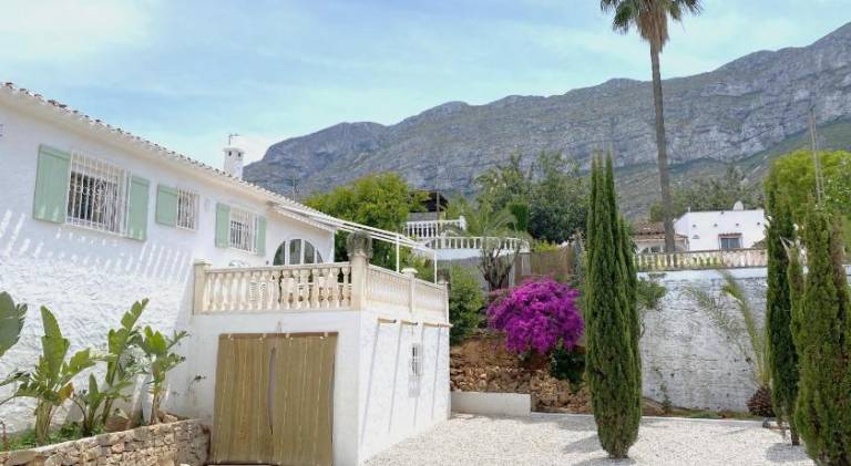 House with 2 rooms for 4 persons in Denia