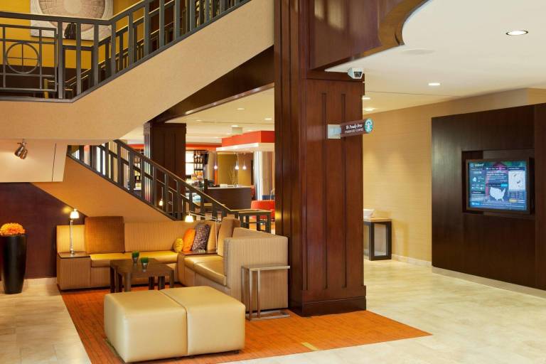 Courtyard by Marriott Arlington Crystal City/Reagan National Airport — photo 2