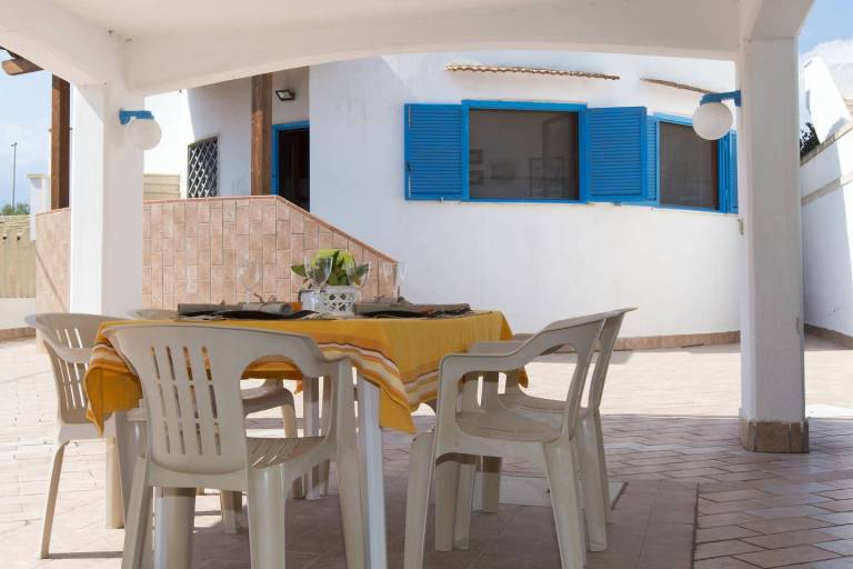 Villa with garden, grill & terrace | Sea view — photo 4