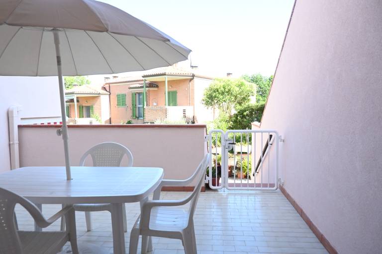 Child-friendly charming apartment with terrace | City view | Dogs allowed in Camerano