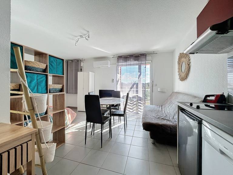 Air-conditioned accessible apartment with pool — photo 4