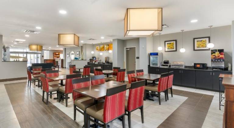 Comfort Suites West Jacksonville — photo 5