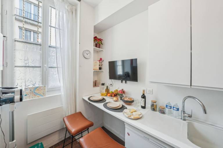 Apartment | Close to Place des Quinconces — photo 4