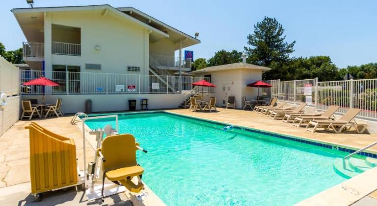 Motel 6 Redding, CA - Central — photo 2