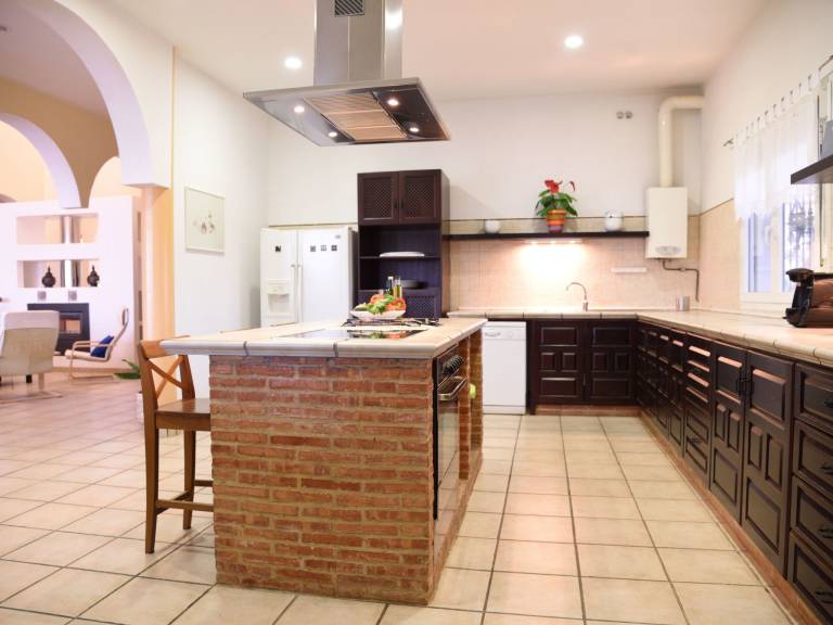 Fully equipped big house with grill, private pool & terrace | Nature view | Pets allowed — photo 5