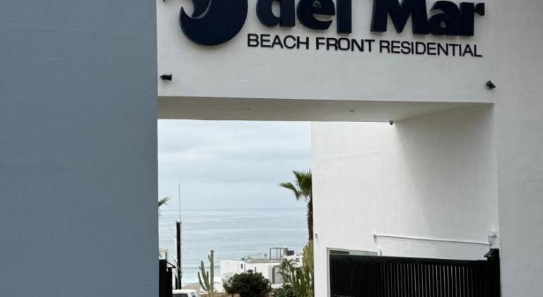 Dolphin Beach Get Away — photo 3