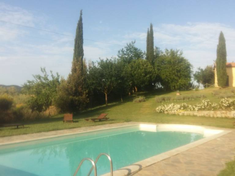 Holiday apartment with terrace, yard & grill — photo 5