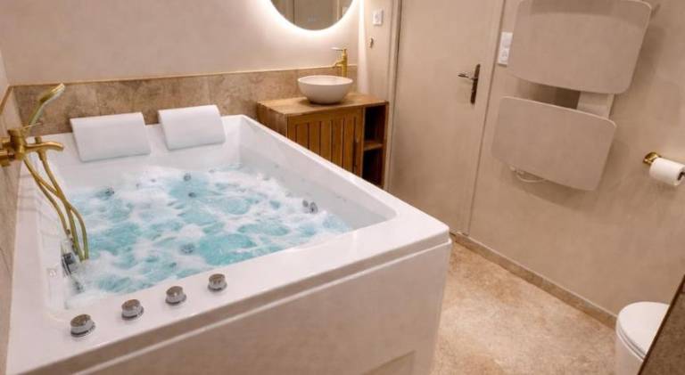 Lovely rental apartment with hot tub | Close to the beach | Pets allowed — photo 5