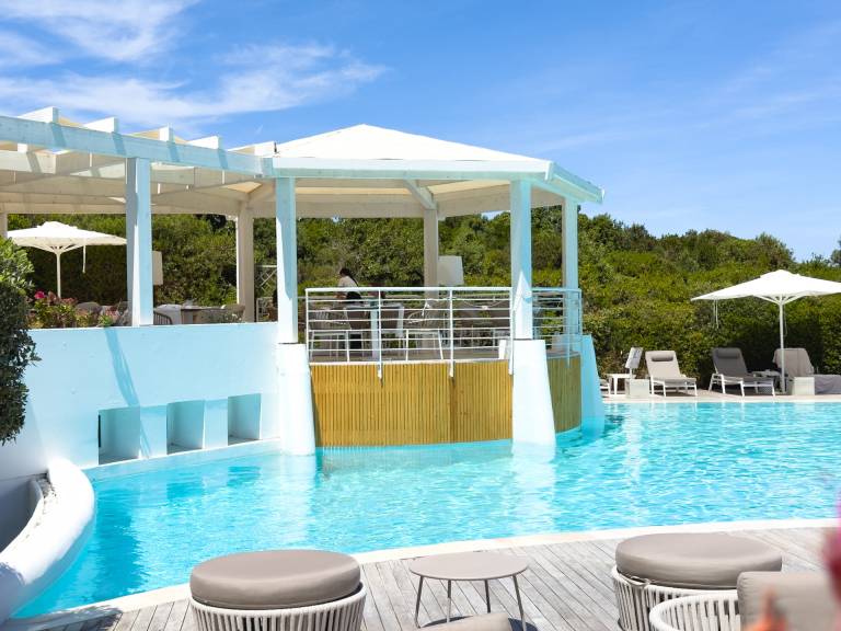 Family-oriented bed and breakfast with pool & patio | Sea view | Pets allowed — photo 5