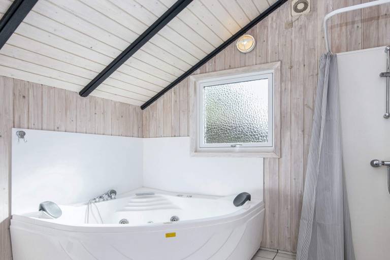 House with terrace, sauna & BBQ — photo 4