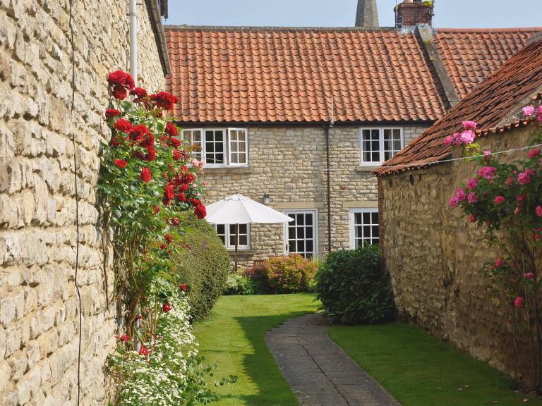 Cottage with garden & BBQ in Newbridge