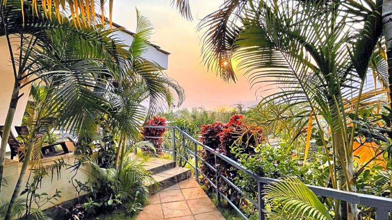 Resort  Panshet Dam