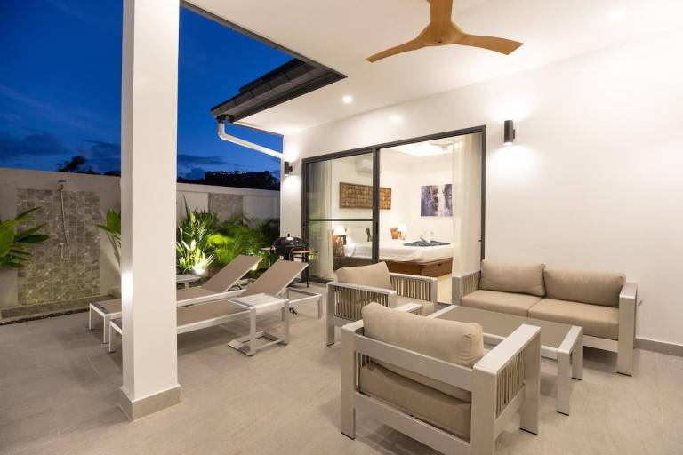 Fully equipped pleasant vacation home with grill & pool | Beach nearby | Perfect for remote work | Dogs allowed — photo 4