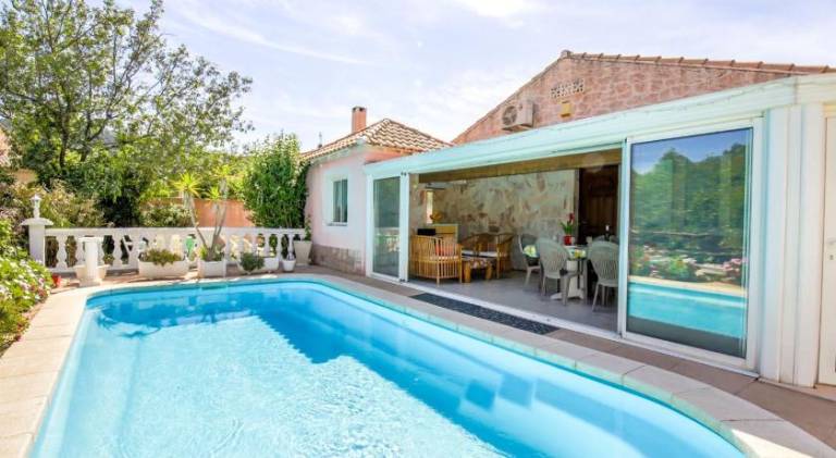 Vacation home with pool in La Valette-du-Var