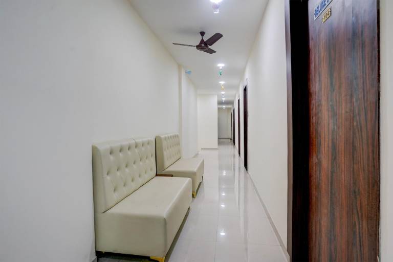 Super Hotel O Elegance Inn