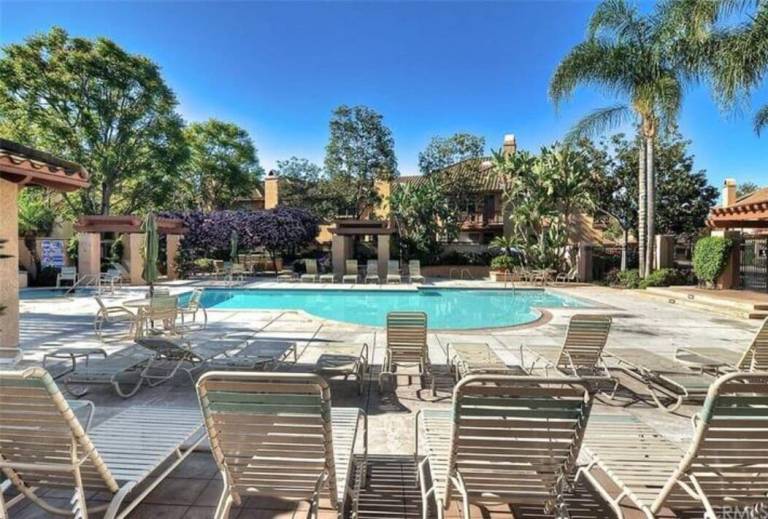 House  Tustin