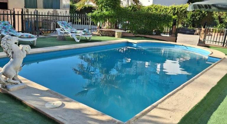 Villa with pool — photo 3