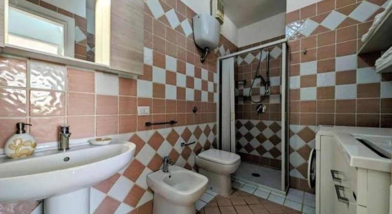 Rental apartment with 3 rooms for 5 persons — photo 2