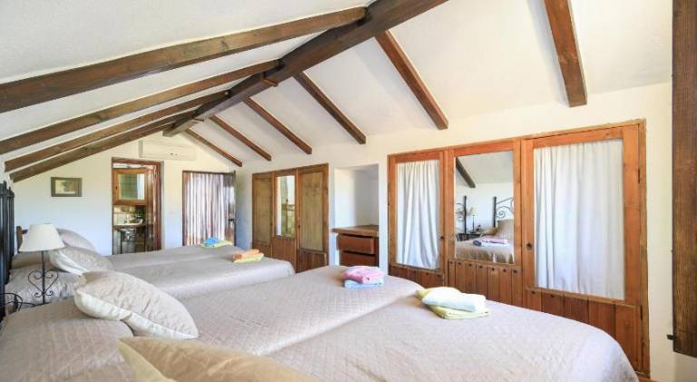 Fully equipped beautiful house with private pool, terrace & BBQ | Pet-friendly — photo 2