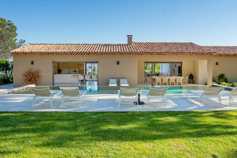 Fully equipped big villa with BBQ, patio & private pool | Pets are welcome in Grimaud
