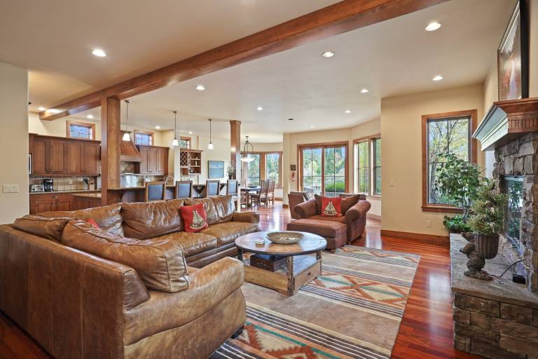 Family-oriented house with patio | Pets are welcome in Bend, OR
