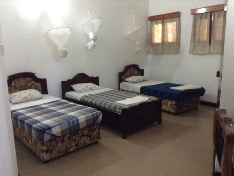 Pleasant lodge with grill, hot tub & patio | Pets are welcome — photo 2