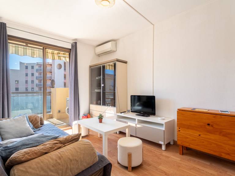 Holiday apartment with patio — photo 4