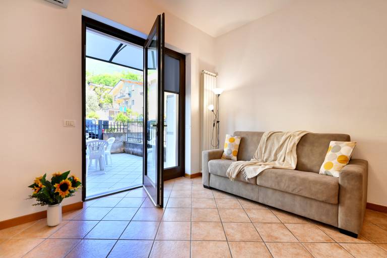Holiday apartment with terrace — photo 2