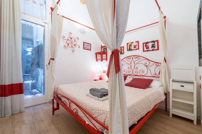 Holiday apartment with hot tub, terrace & yard | Sea view | Suitable for remote work — photo 3