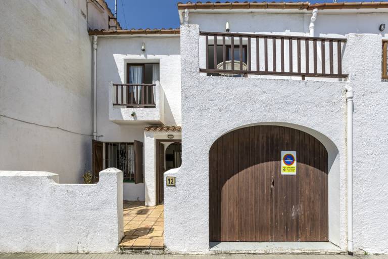 House with patio in L'Escala